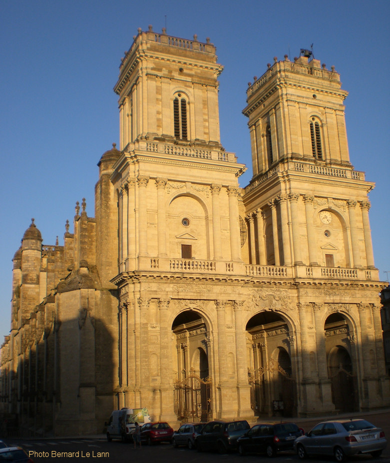 La cathédrale Sainte-Marie à Auch