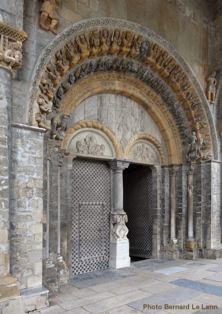 Le portail de la cathédrale Sainte-Marie d'Oloron